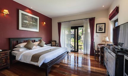 bedroom, color-coordinated bedroom